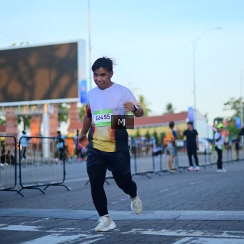 Runner Photo 1545684