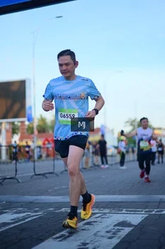 Runner Photo 1545702