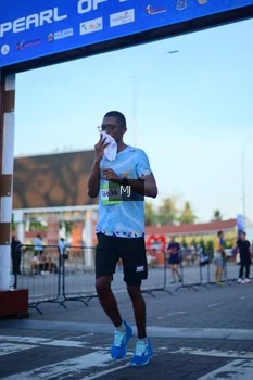 Runner Photo 1545707