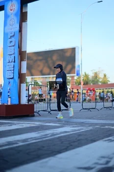 Runner Photo 1545731