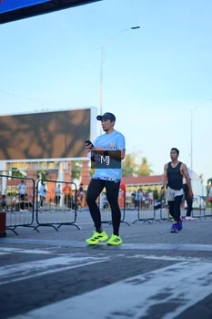 Runner Photo 1545742