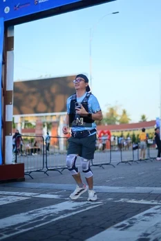 Runner Photo 1545767