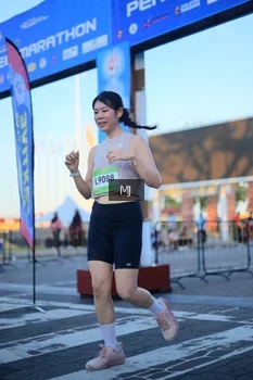 Runner Photo 1545772