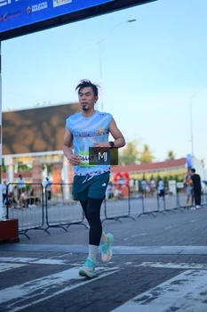 Runner Photo 1545779