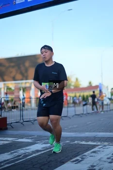 Runner Photo 1545786