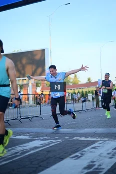 Runner Photo 1545798