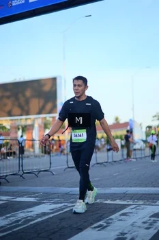 Runner Photo 1545805