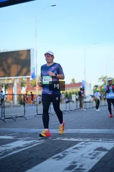 Runner Photo 1545811