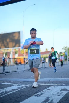 Runner Photo 1545831