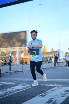 Runner Photo 1545842