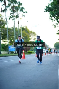 Runner Photo 1545923