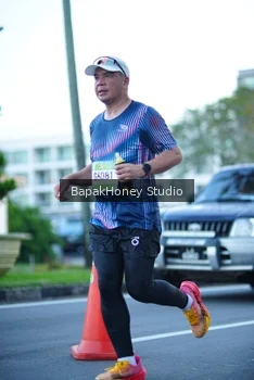 Runner Photo 1545942