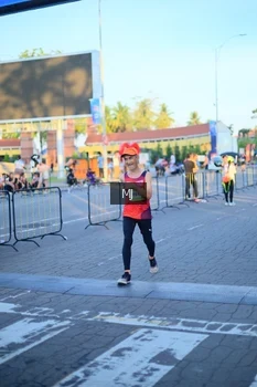Runner Photo 1545949