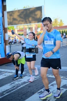 Runner Photo 1545984