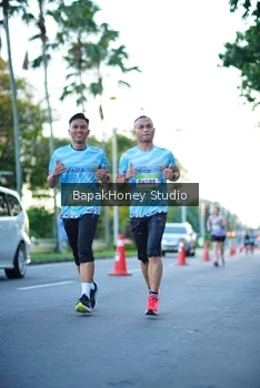 Runner Photo 1546030