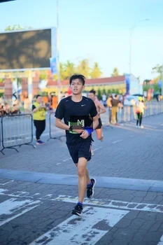 Runner Photo 1546063