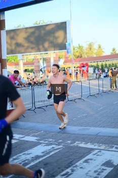 Runner Photo 1546065