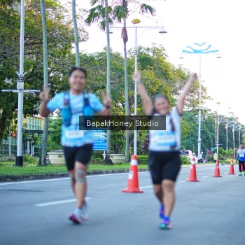 Runner Photo 1546105