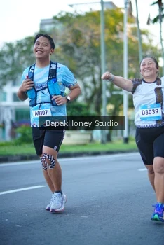Runner Photo 1546108