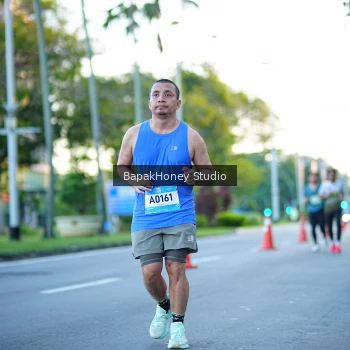 Runner Photo 1546249