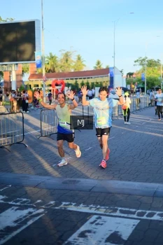 Runner Photo 1546252