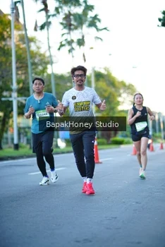 Runner Photo 1546272