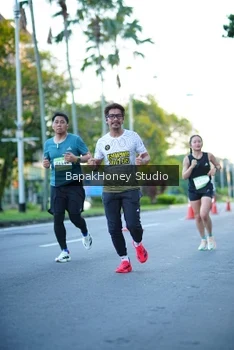 Runner Photo 1546274