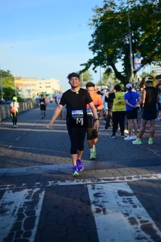Runner Photo 1546295