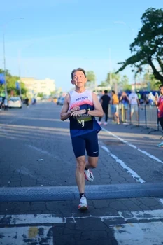 Runner Photo 1546325