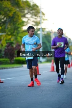 Runner Photo 1546345