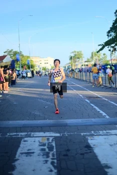 Runner Photo 1546348