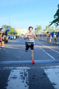 Runner Photo 1546351
