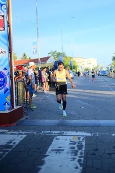 Runner Photo 1546358