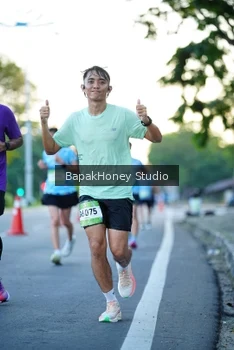 Runner Photo 1546362