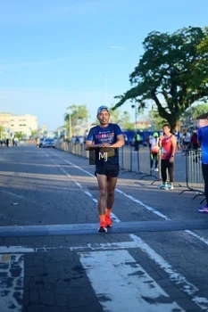 Runner Photo 1546388