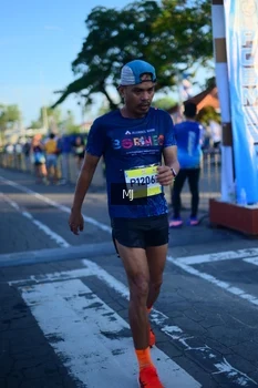 Runner Photo 1546395