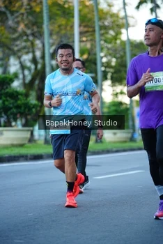 Runner Photo 1546400