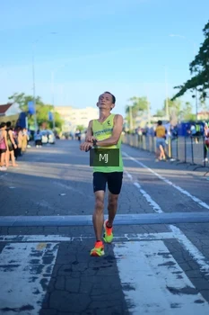 Runner Photo 1546403