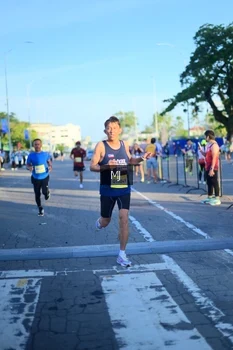 Runner Photo 1546415