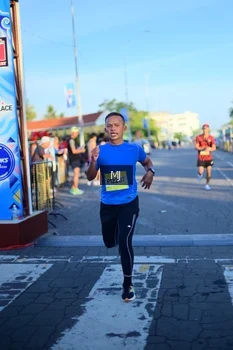 Runner Photo 1546420