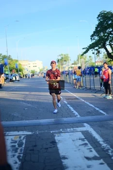 Runner Photo 1546425