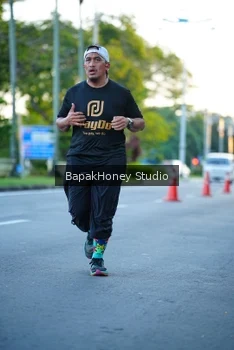 Runner Photo 1546483