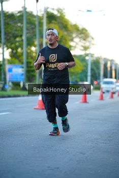 Runner Photo 1546497