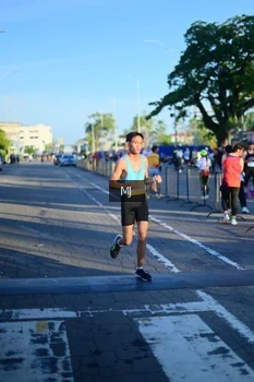 Runner Photo 1546543