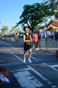 Runner Photo 1546566