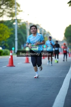 Runner Photo 1546593