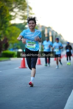 Runner Photo 1546617