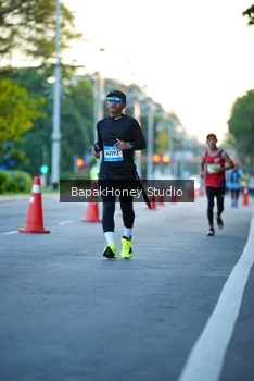 Runner Photo 1546635