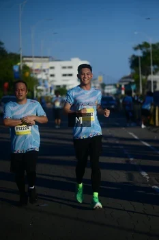 Runner Photo 1546901