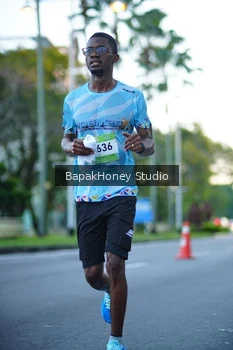 Runner Photo 1547699